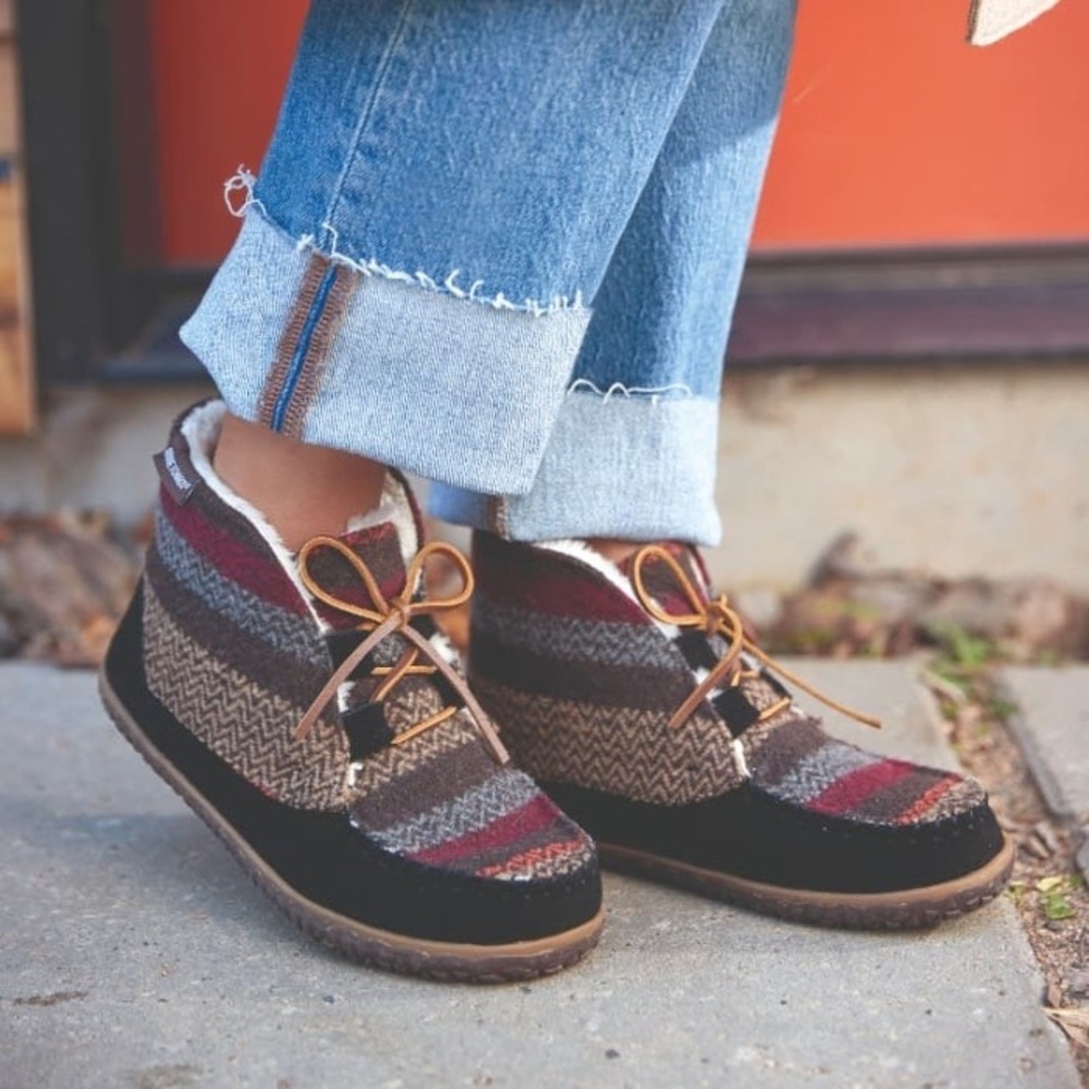Minnetonka Torrey Moccasin Winter Slipper Style Ankle Boots in Black Multi 6M